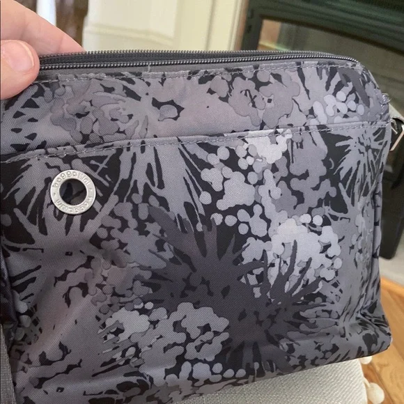 Baggalina Calais Crossbody bag with interior wallet, many pockets, adjustable st - Picture 8 of 8